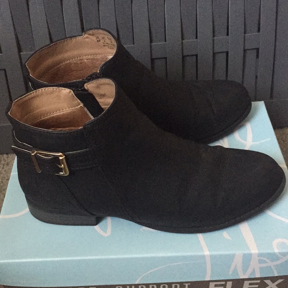 Life Stride Size 8 wide width black boots